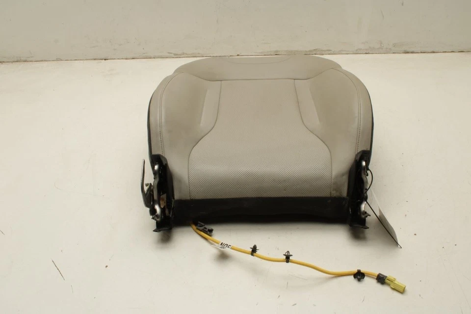 2023-25 Kia Sportage Hybrid EX 1,6 л переднее сиденье правая сторона спинка верхняя подушка - Изображение 3 из 4