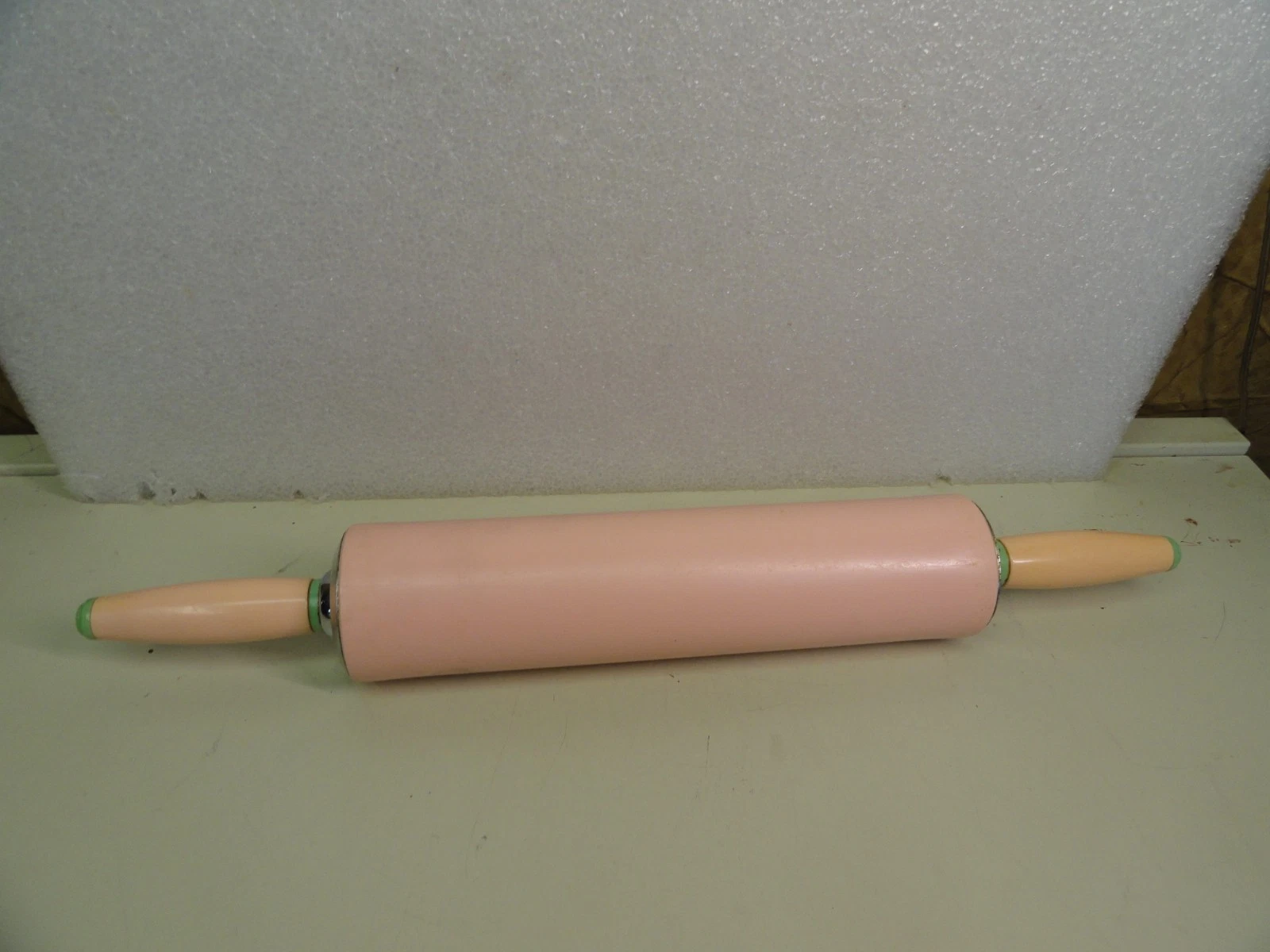 Vintage 1950's Melamine Rolling Pin Pink Green Metal Accents 17” X 2 1/2” MCM
Opens in a new window