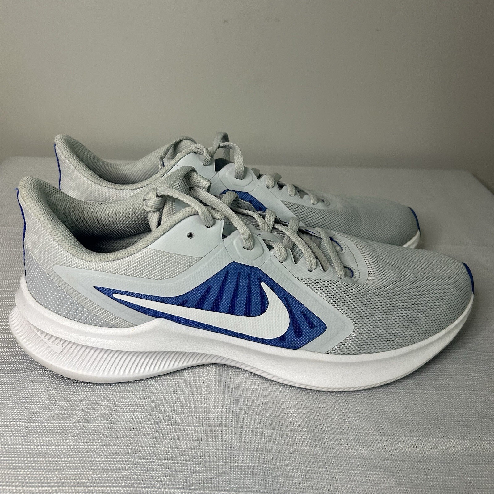 Nike Downshifter Mens Shoe SZ  11 EUR 45  UK 10 C19981-001 White Blue EUC thumbnail 5