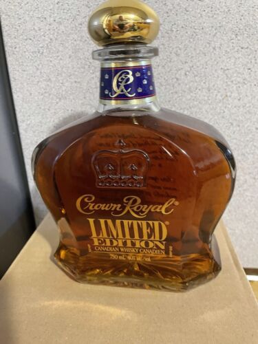 crown royal Whisky Limited Edition  - Bild 1 von 5