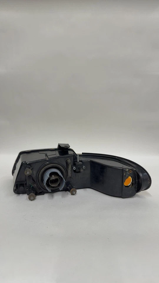 1996-2000 Plymouth Voyager RH Headlight Assembly - Image 3 of 4