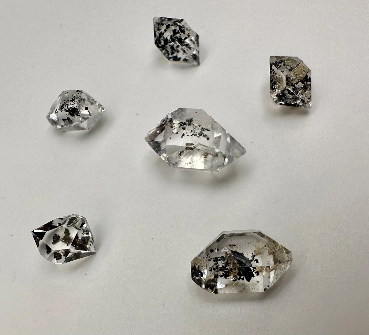 Top 141+ fake diamond earrings vs real super hot seven.edu.vn