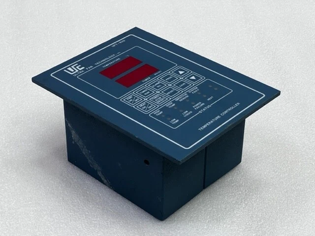 Controlador de temperatura Ultra Fab Technology UFT-820 usado Foto 4 de 4