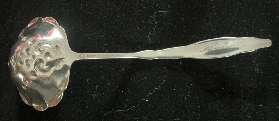 Whiting Manf Co Lirio del Valle Sterling 1885 Foto 3 de 4