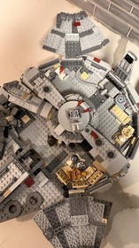 LEGO Star Wars Millennium Falcon &ndash; Built & Displayed