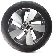 VW Passat B9 Variant CJ5 Winterräder Bologna Pirelli 215/55R17 DOT25 3J0601025B