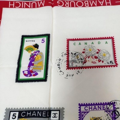 CHANEL ネイビー ホワイト チェック スカーフ CHANEL Stamp design Silk Scarf White X Navy about 33.07 x 33.07