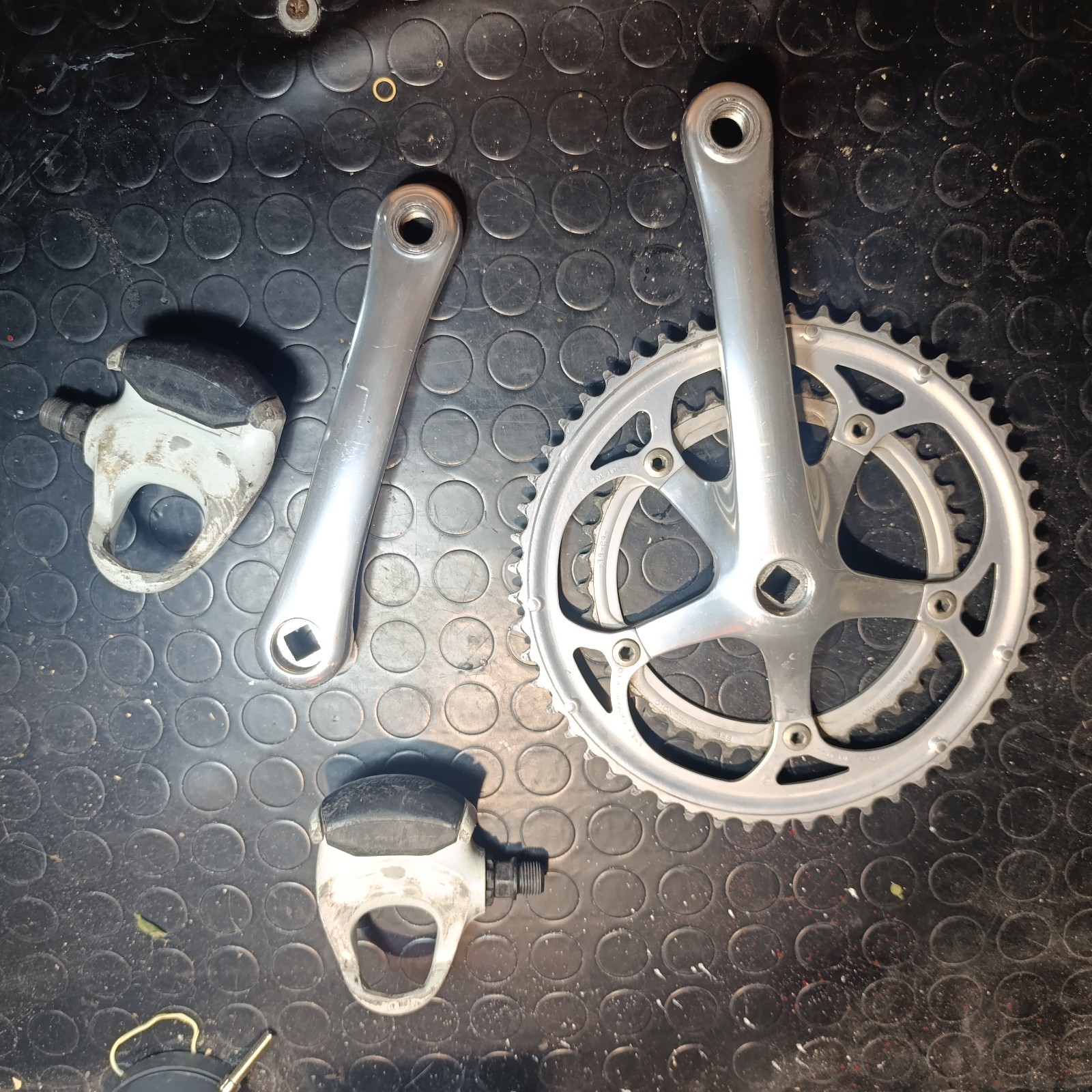 Guarnitura bici da corsa doppia 170 mm perno quadro con pedali inclusi