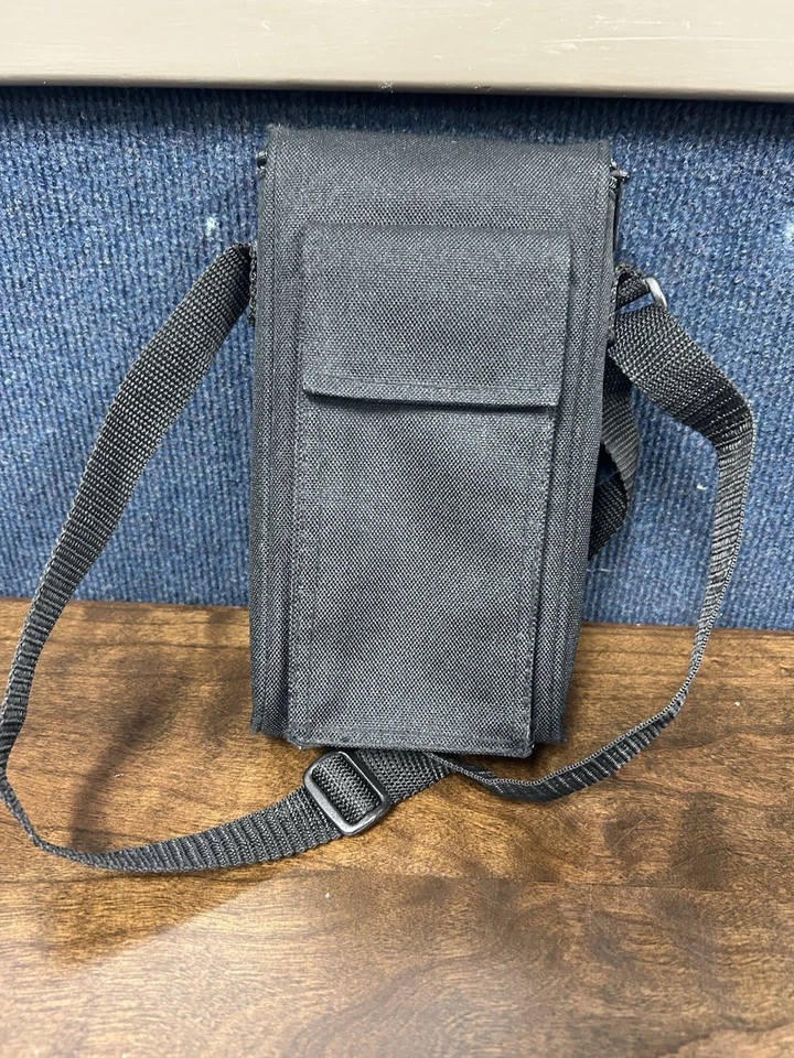 Vintage Autêntico SEGA Game Gear Bolsa Preta/Caixa de Transporte com Alça e 2 Bolsos Excelente Estado Usado - Imagem 2 de 2