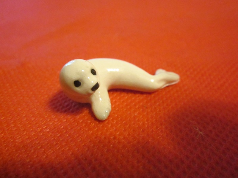 Vintage Hagen Renaker Porcelain Miniature White Seal