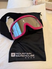 Kids Ski Gloves x 2  Goggles - to fit girls age 9-11.