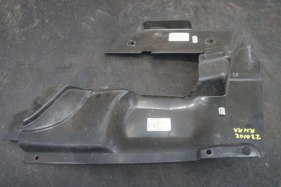 Panel de embellecimiento de cubierta de bahía de motor trasero derecho 07L103938 Lamborghini Gallardo 2010 Foto 3 de 4