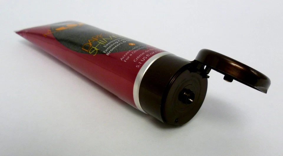 CREMA MATAHARI "DARK SEXY SHIMMER" con BRONCEADORES, 5.1Z - NUEVA - $45. ¡VALOR MINORISTA!! Foto 3 de 3