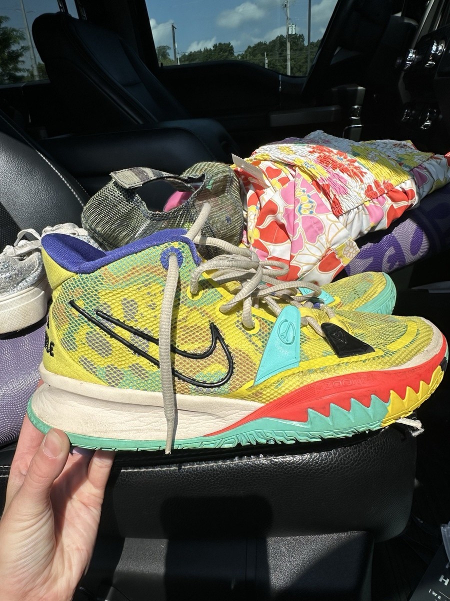 Nike Kyrie Men's world People Size 195238770143| - Main Image