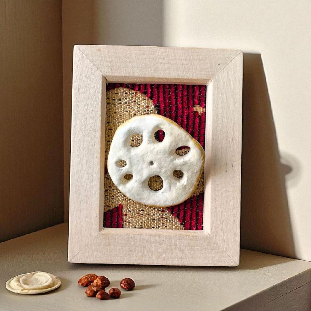 Broche de comida de raíz de loto de arcilla en polvo de piedra hecho a mano...