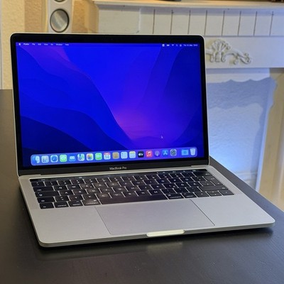   Apple MacBook Pro 13  2017   16 GB RAM | 256 GB SSD |  Touch Bar  