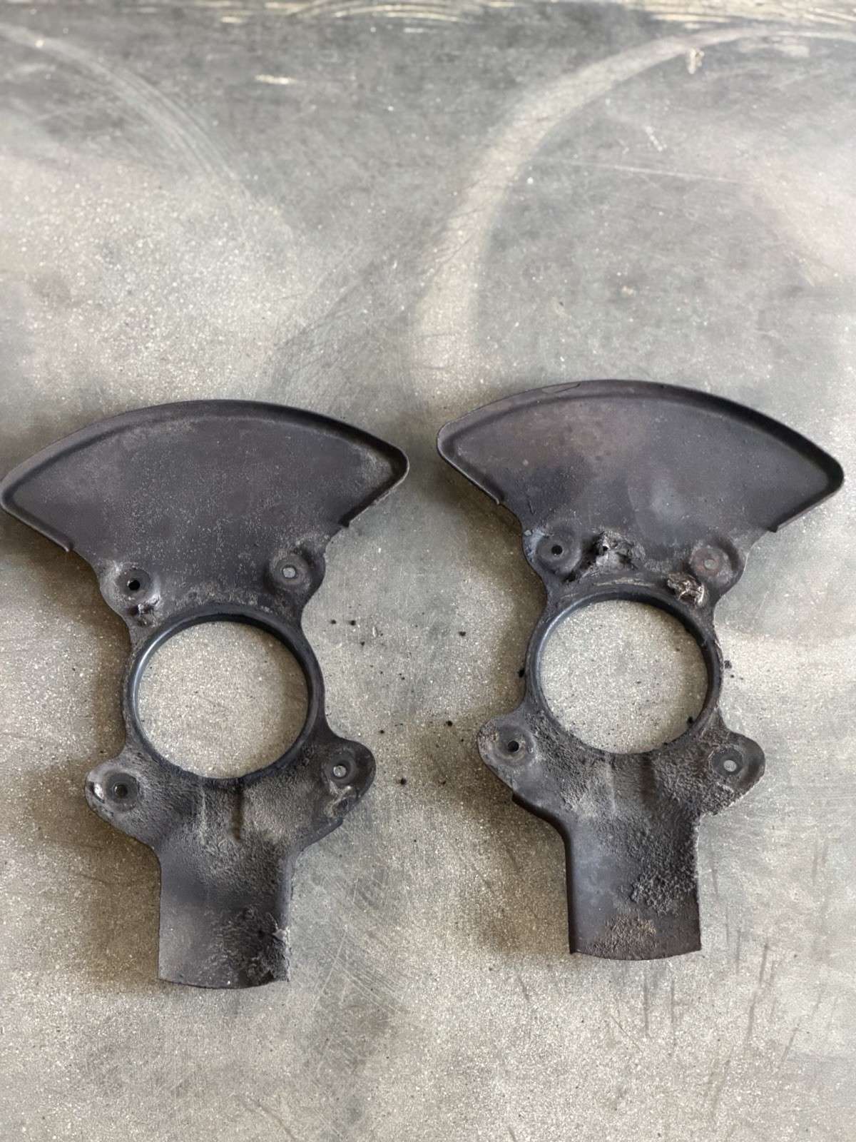 Rolls-Royce Silver Shadow 1974 Front Left, right Brake splash shields Pair