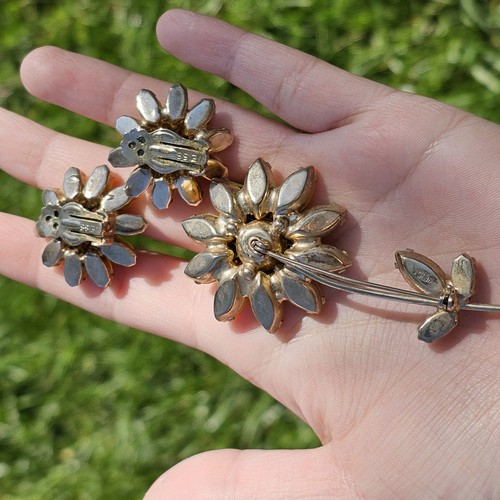 Vtg Weiss Sun Flower Daisy Brooch Earrings Set Yellow Milk Glass Signed - Picture 9 of 23