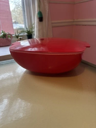Vintage Pyrex 525B-025 Red 2.5 Quart Hostess Casserole Square Bowl W/Lid 1950s