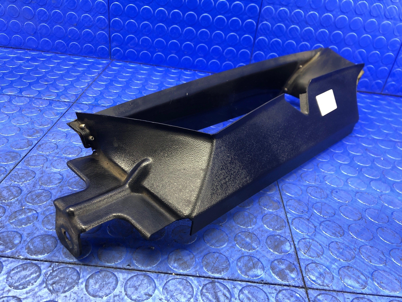 LAMBORGHINI GALLARDO OEM RIGHT SIDE ENGINE OIL COOLER EXIT AIR DUCT 400117335