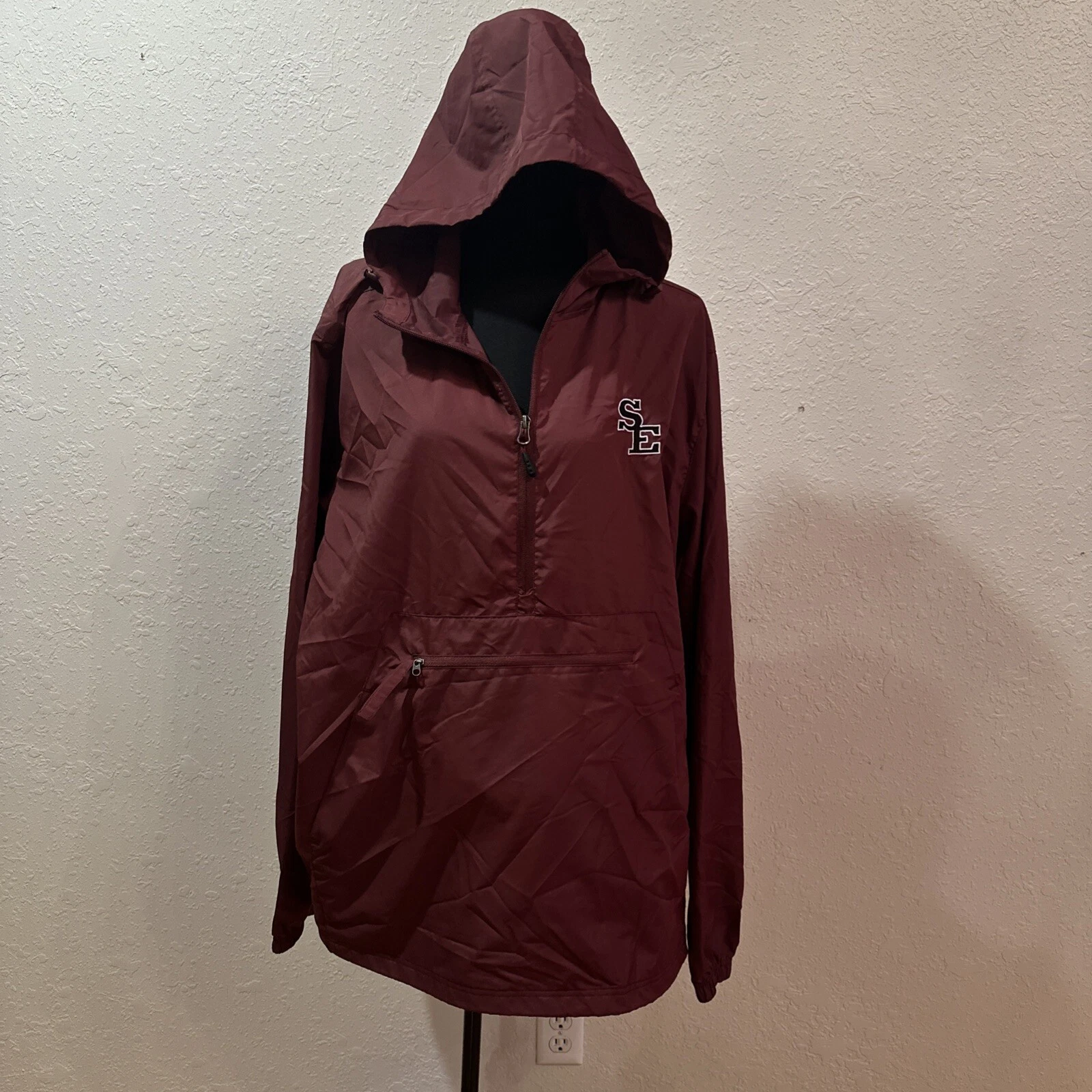 Sports Tek Men’s Burgundy SE Windbreaker With Toggle Hoddie And Zip Front Pocket