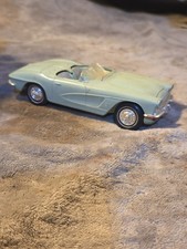 1962 CHEVROLET CORVETTE 1/25 SCALE DEALER PRO...