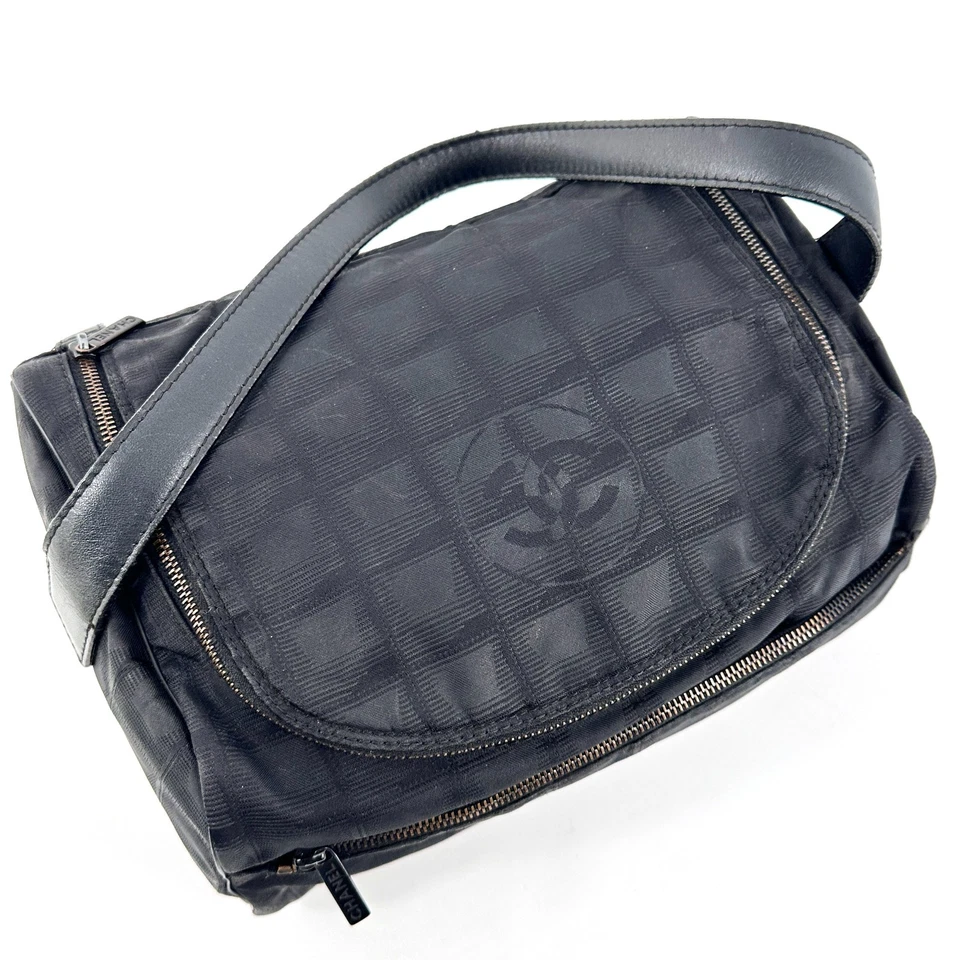 CHANEL Nuevo Bolso de Hombro Línea de Viaje Nylon Bolso de Mano Negro Auténtico Foto 4 de 4