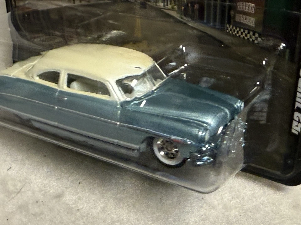 Hot Wheels Boulevard Legends '52 Hudson Hornet 2011 con Real Rider B1 Foto 4 de 4