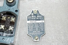 Allen-Bradley 802T-A2 Type 13 Oiltight Rotary Gear  Limit Switch