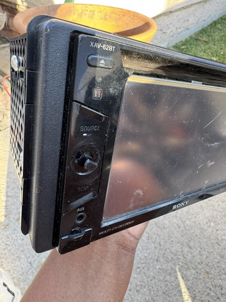 UNTESTED Sony XAV-62BT 6.1 inch Car DVD Player - Image 4 of 4