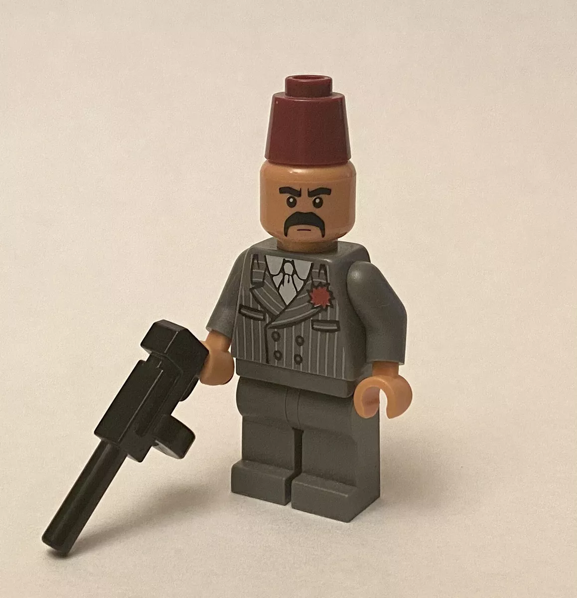 Jones Kazim Minifigure from set 7197 |