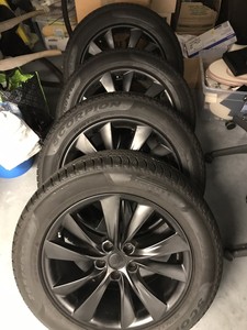 Modelo De Tesla X 19 Rodas Cyclone Com Pirelli Scorpion 265