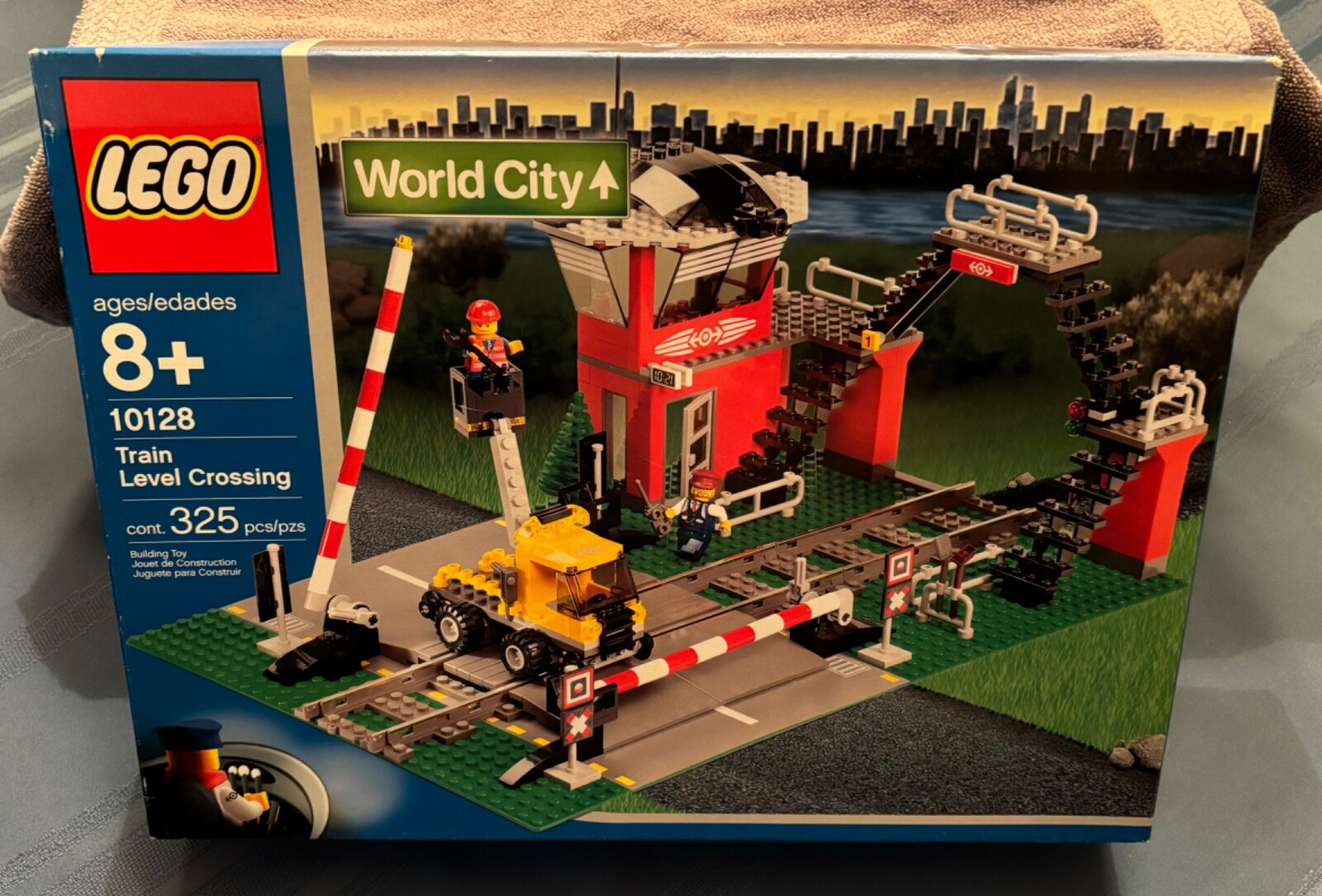 Lego 10128 Train Level Crossing 2003 Retired Brand New Sealed