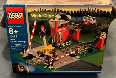Lego 10128 Train Level Crossing 2003 Retired ~Brand New & Sealed~