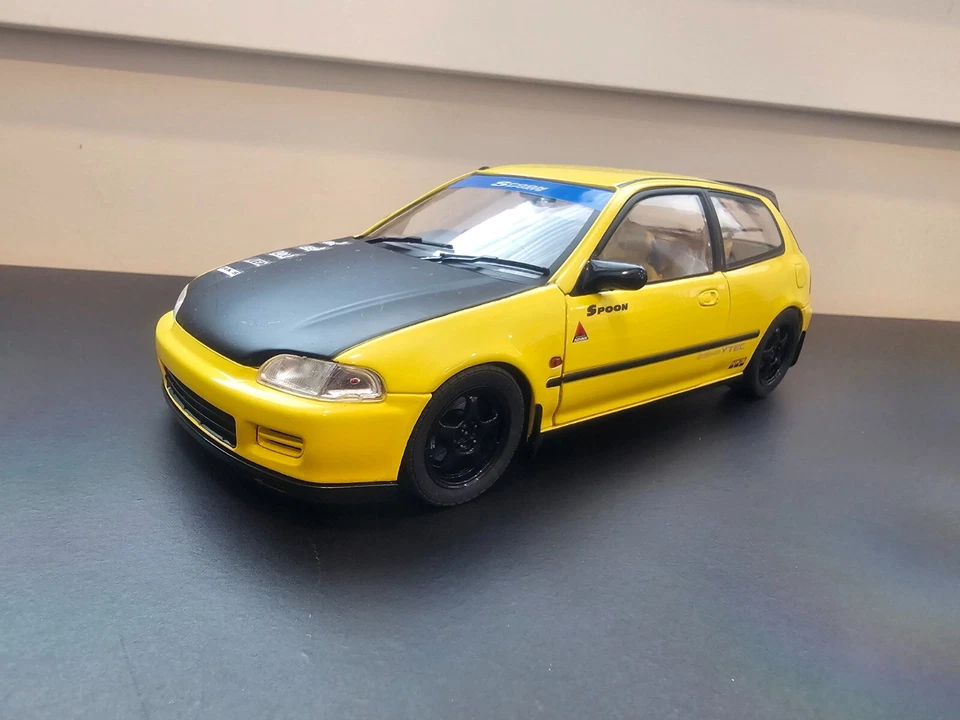 Fast & Furious 1:18 Scale Die-cast Car Honda Civic EG6 Spoon Custom - Image 3 of 4