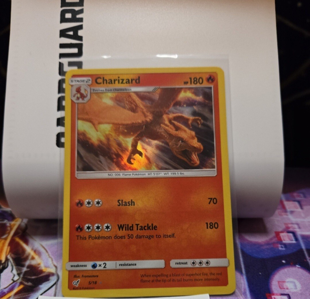 Pokemon - "Detective Pikachu" Holo Rare Charizard #5/18