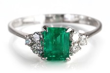 Ring Smaragd ca. 0,6 ct 6 Brillanten ca 0,12 ct 750 Weißgold Gr 58 [BRORS 19903]