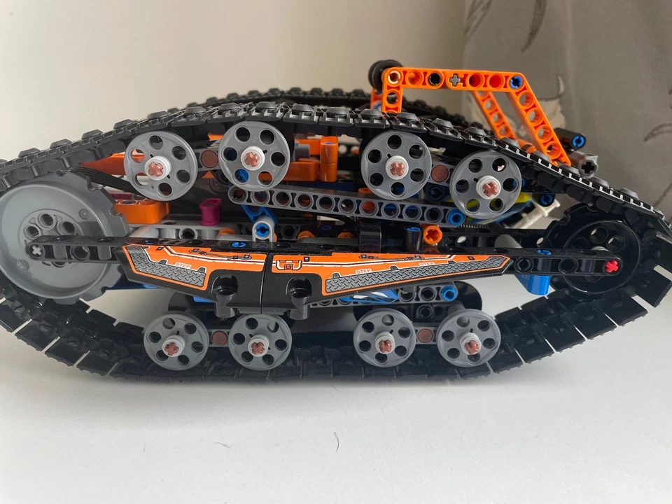 LEGO Technic 42140 App-Controlled Transformation Vehicle, photo 2 of 5