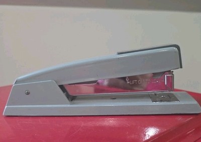 Vintage Swingline Stapler 94-41 in Battleship Gray  Super Clean! Works Great! 8''