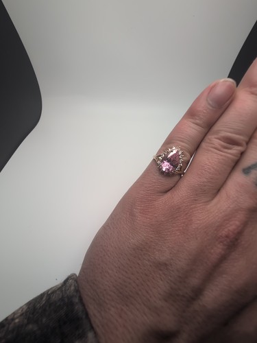 10 kt Yellow Gold Ring Pink Stone & 17 Clear CZS Size 7 Total Wt 3.72 gr THL - Picture 7 of 12