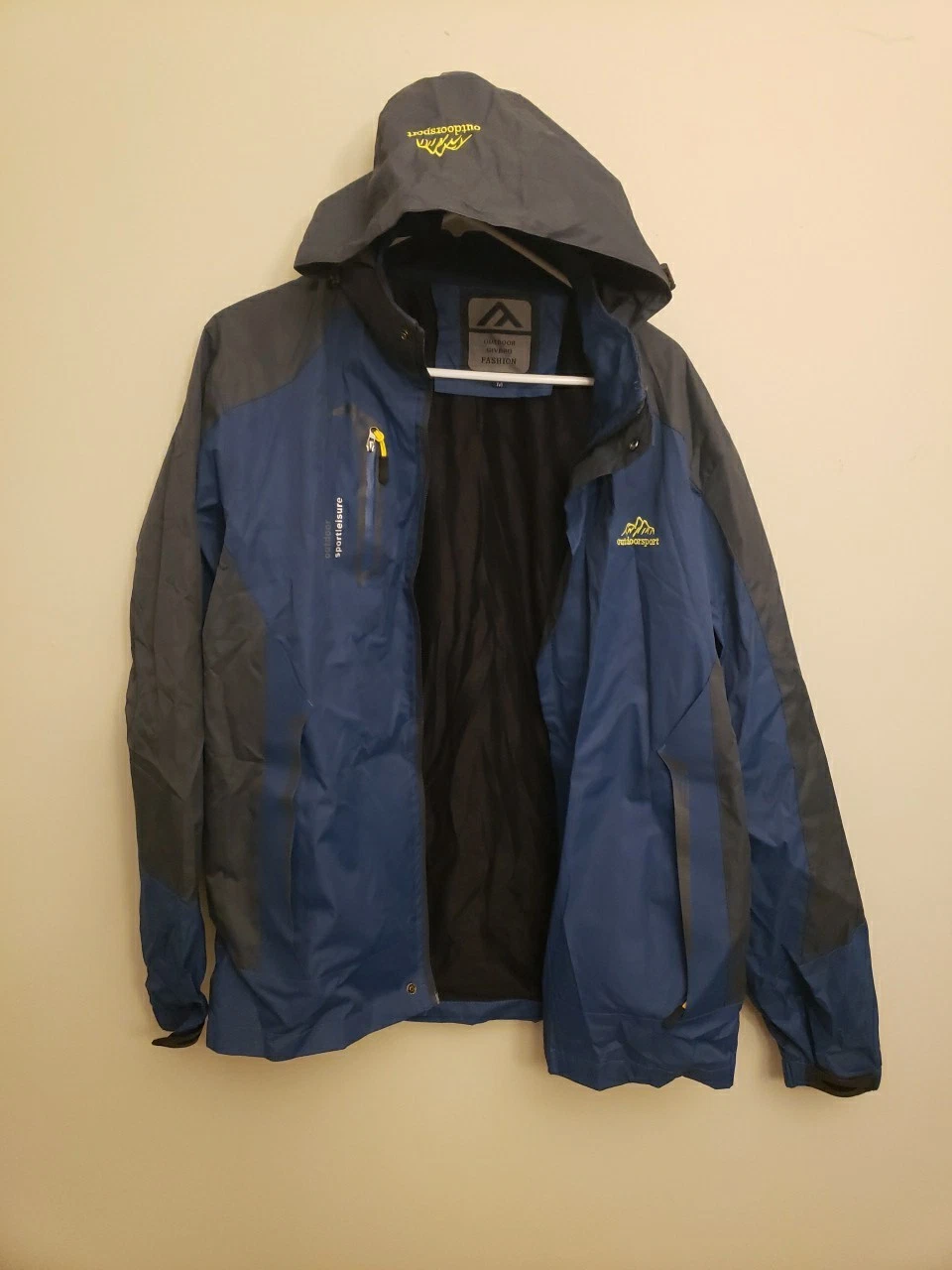 Outdoor Givbro Fashion .man Ligth Jacket .Waterproof. Size M . Blue