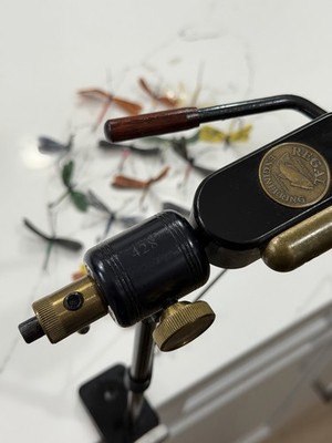 Regal Revolution Fly Tying Vise 360*  C Lamp