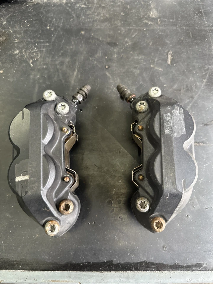 Pinzas de freno delanteras Brembo Ktm 1190 Adventure 2013-2016 Foto 2 de 4