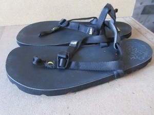Luna Sandals  M 10.5  (P609)