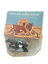 Arco Noahs Ark Toy Animals Plastic Figures SEALED bag 1970s vtg Skunks flower us