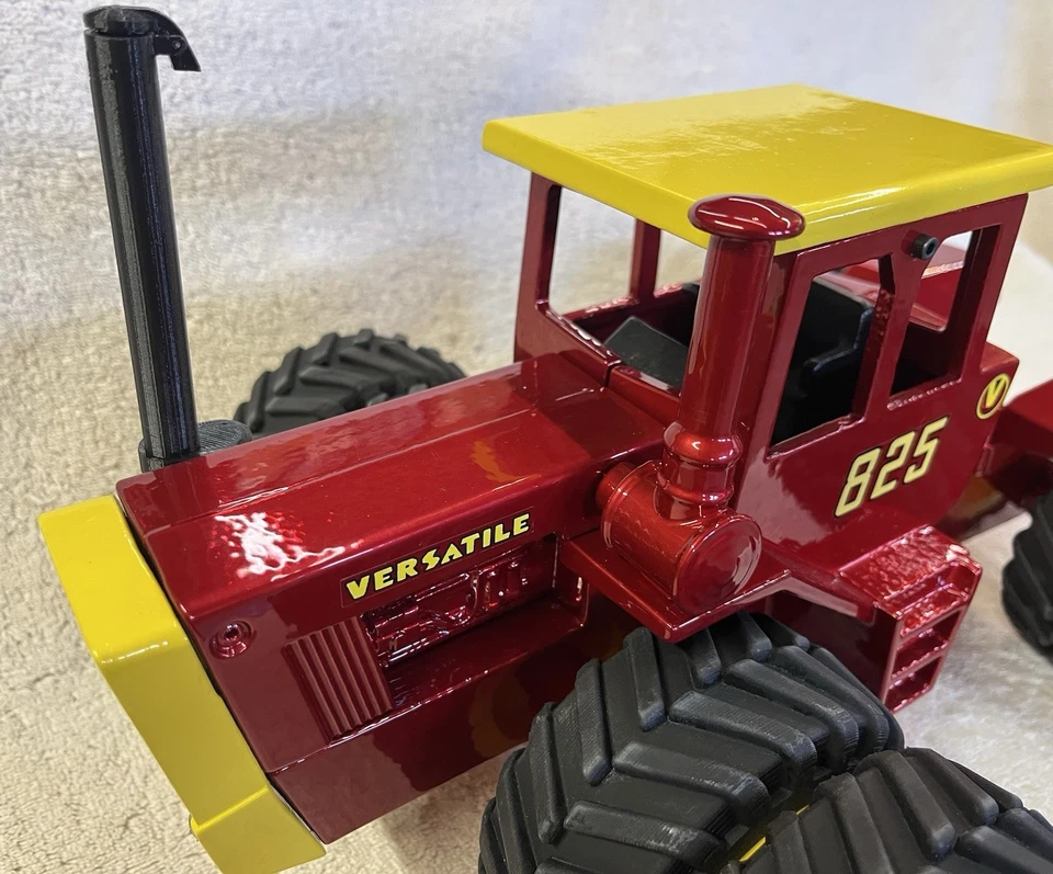 versatile toy tractor 1/16 Custom Red Chrome 825 - Image 3 of 4