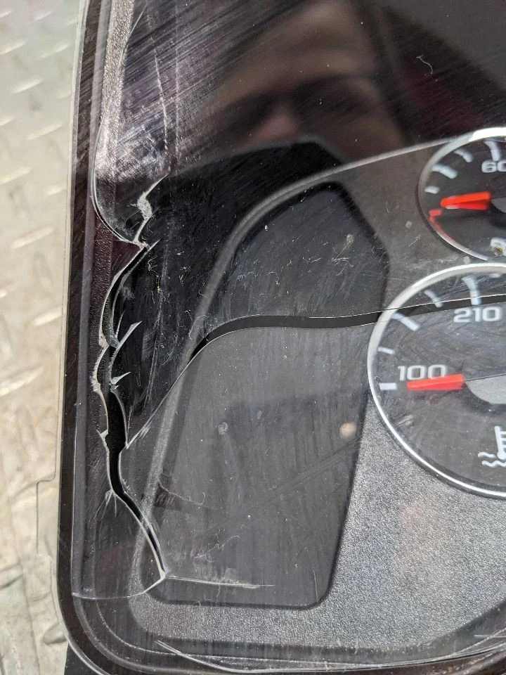 Speedometer MPH ID 84688155 Fits 21-24 EXPRESS 2500 VAN 1178668 - Image 2 of 4