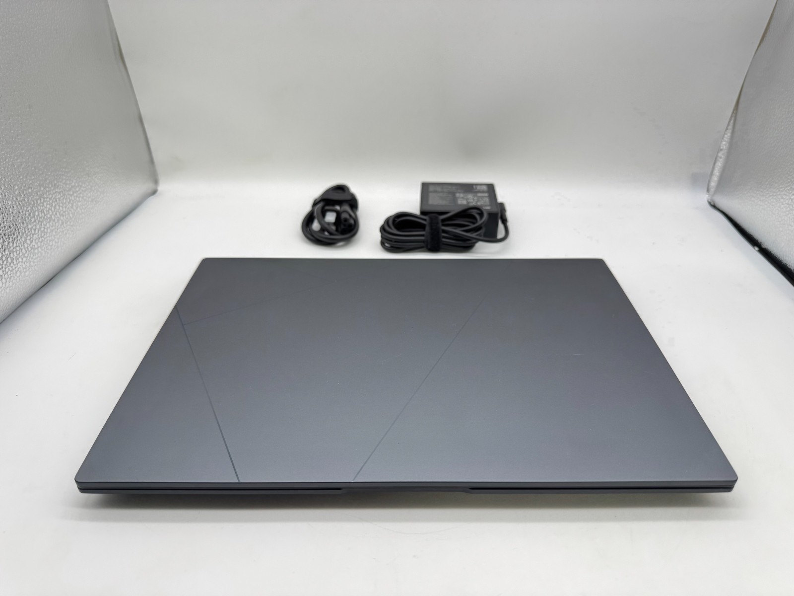 ASUS ZenBook 14, 14-Inch Laptop, with intel Core i7-13700H, 512 GB SSD (Solid State Drive), Windows 11 Home