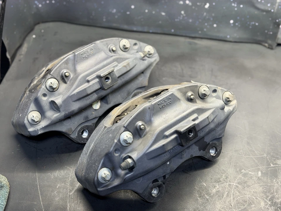 Pinzas de freno delanteras 13-19 Cadillac XTS CTS ATS Brembo 4 pistones Foto 2 de 4