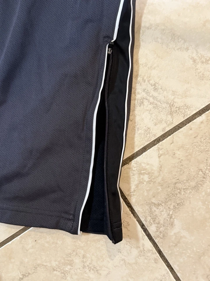 Pantalones deportivos holgados grises Tek Gear para hombre con rayas laterales talla grande Foto 4 de 4